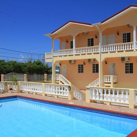 Yacht View Apartments True Blue Екстериор снимка
